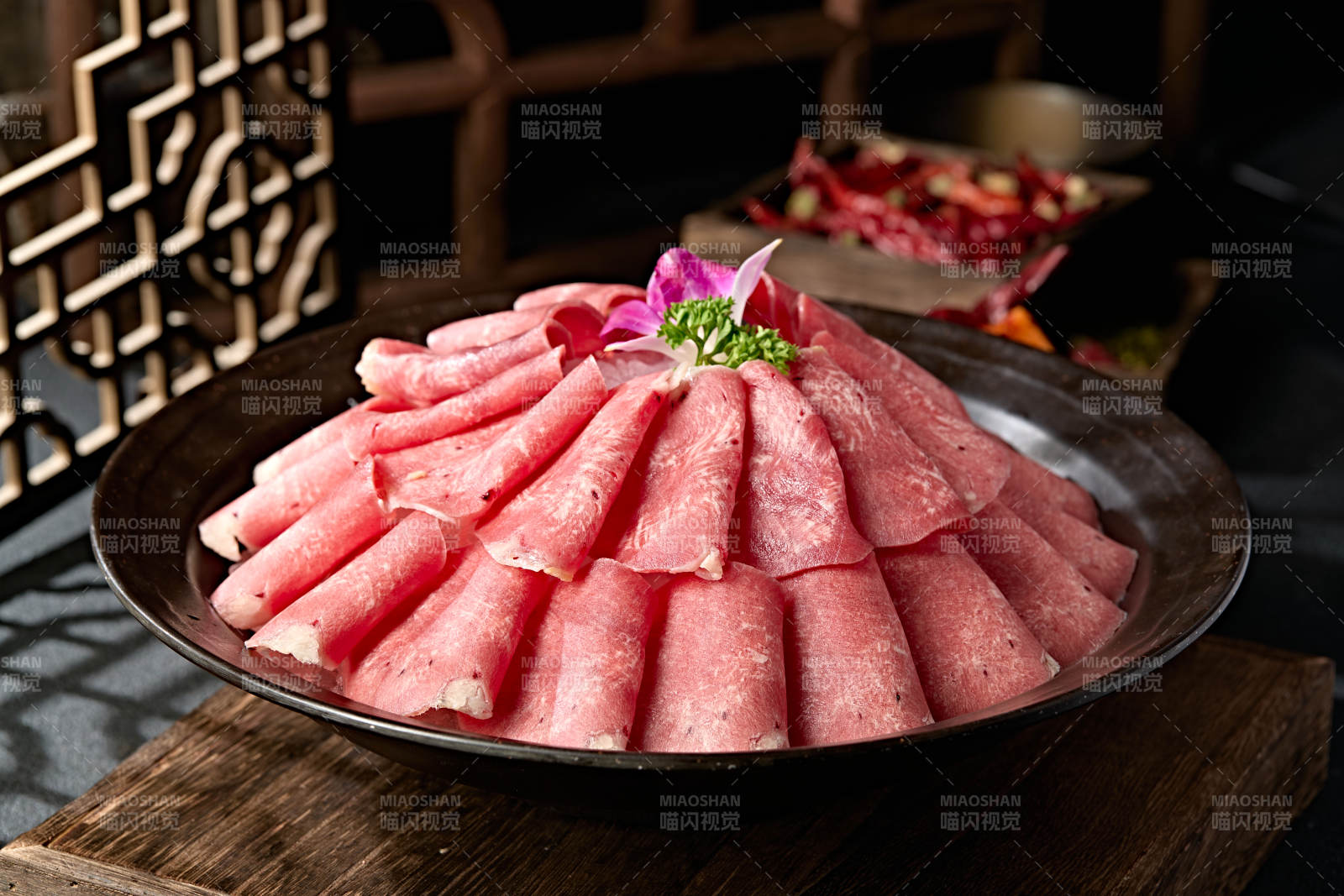 火锅食材涮牛舌卷切片