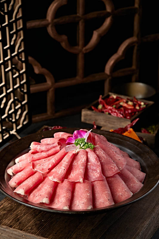 火锅食材涮牛舌卷切片