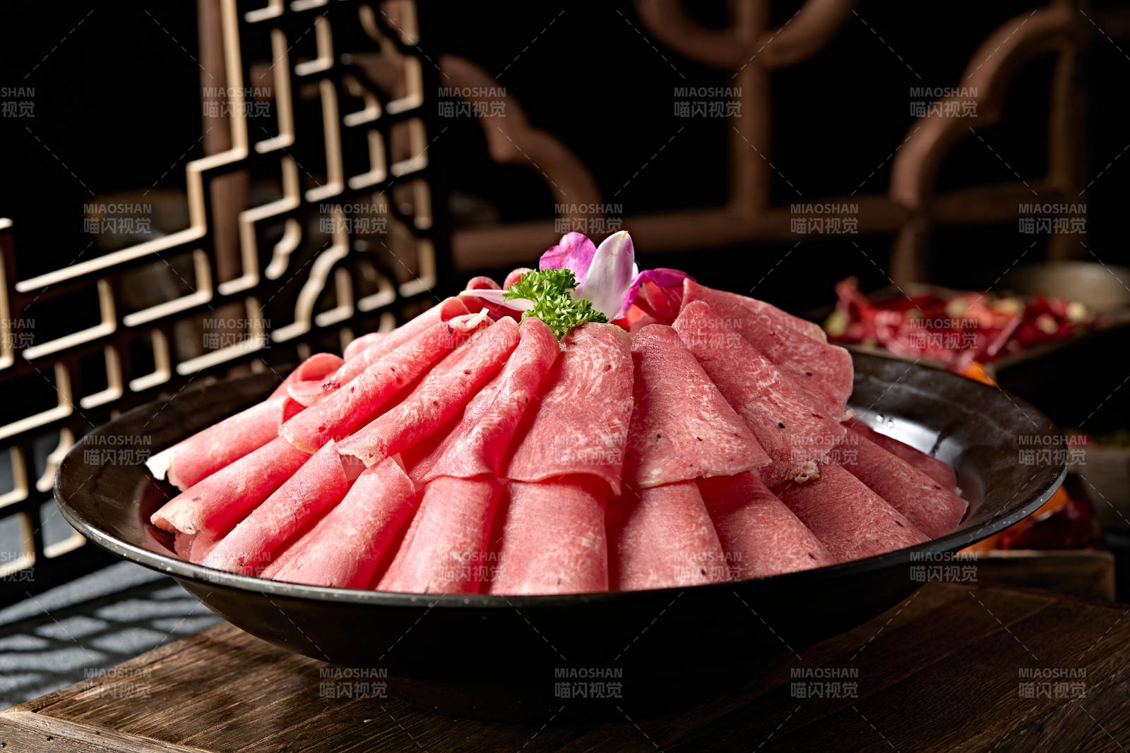 火锅食材涮牛舌卷切片