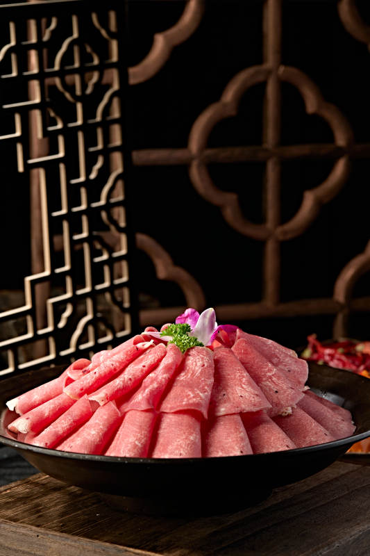 火锅食材涮牛舌卷切片