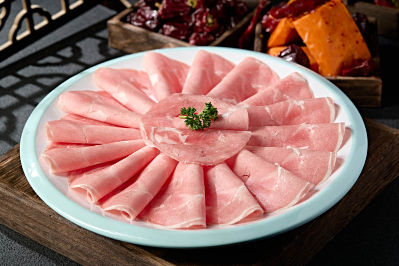 草原羔羊肉卷切片