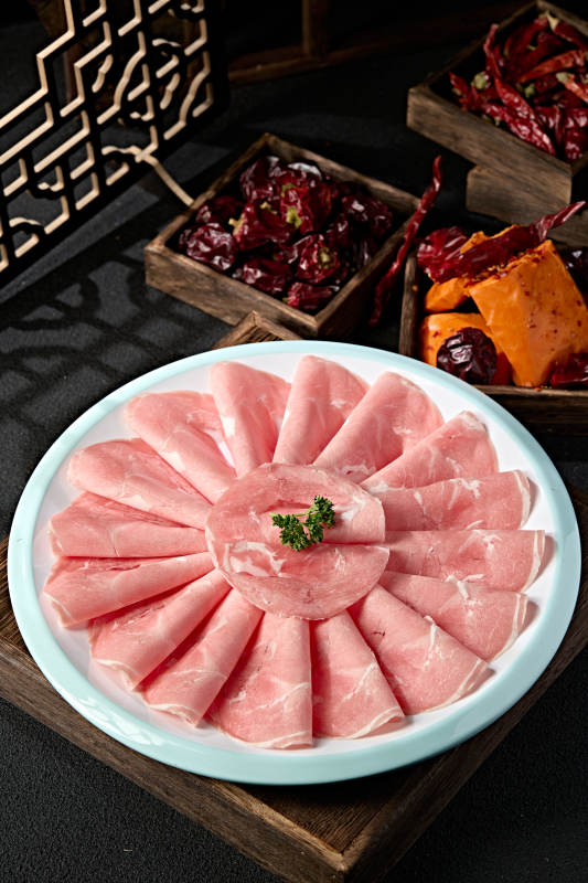 草原羔羊肉卷切片