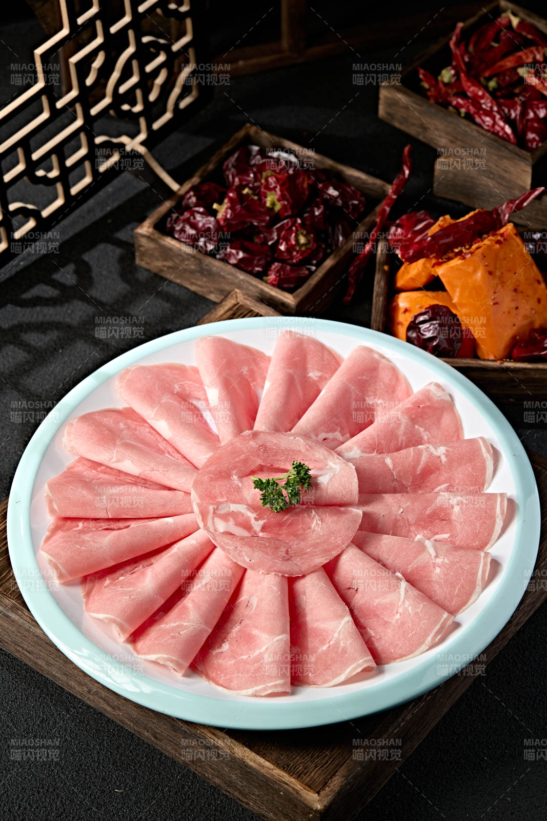 草原羔羊肉卷切片