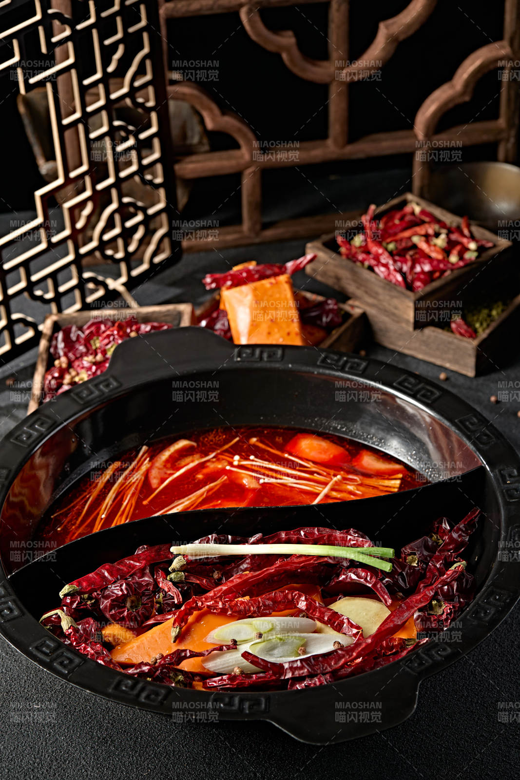 川渝火锅鸳鸯锅麻辣锅底番茄锅底