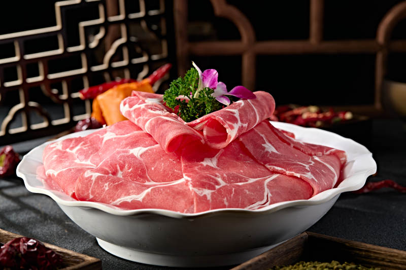 火锅涮品和牛肉卷切片