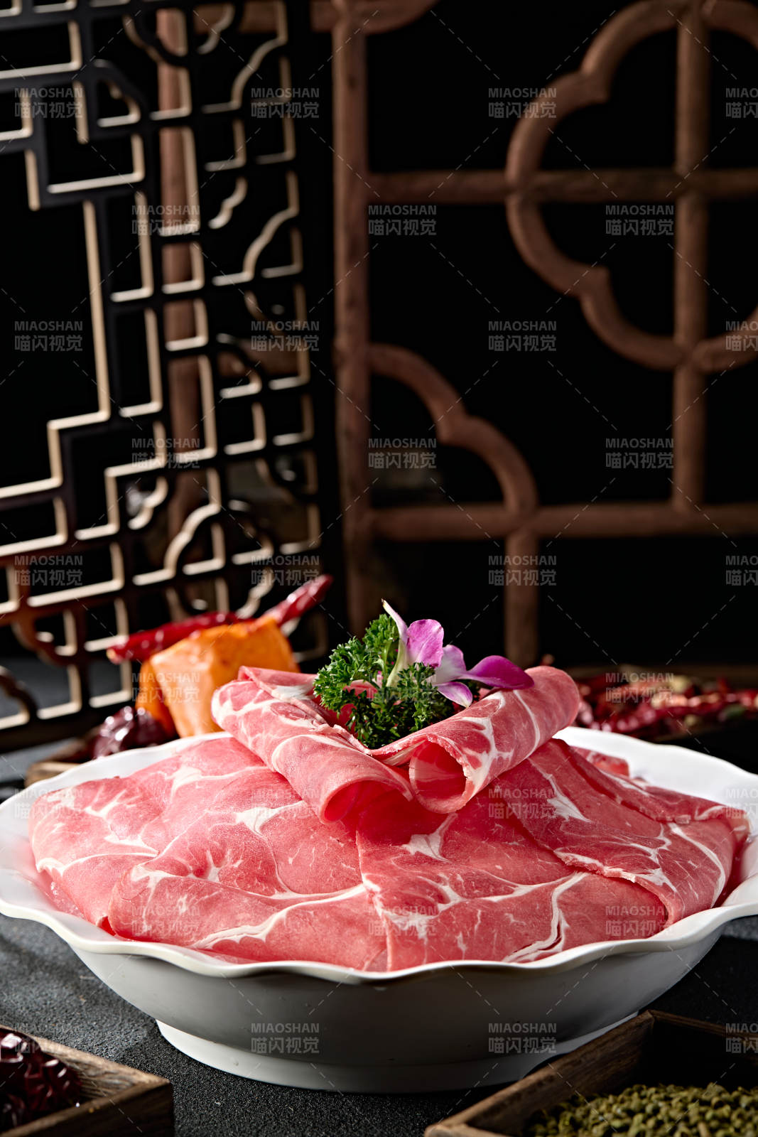 火锅涮品和牛肉卷切片