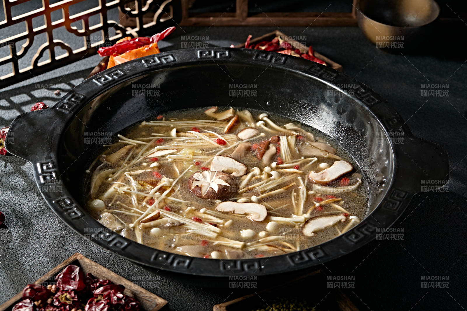 美味火锅锅底山珍菌汤