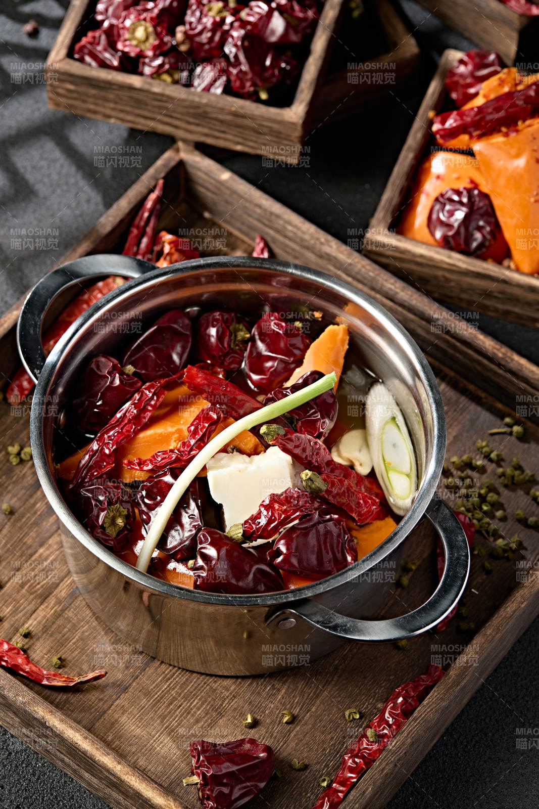 迷你小火锅汤底麻辣牛油锅