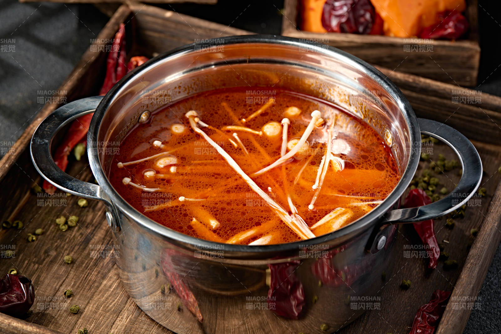 迷你小火锅汤底番茄菌汤锅底