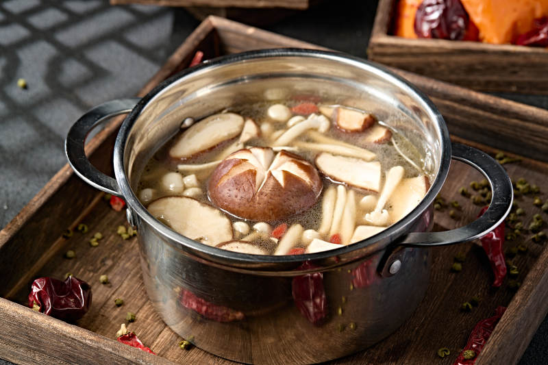 迷你小火锅山珍菌汤锅底