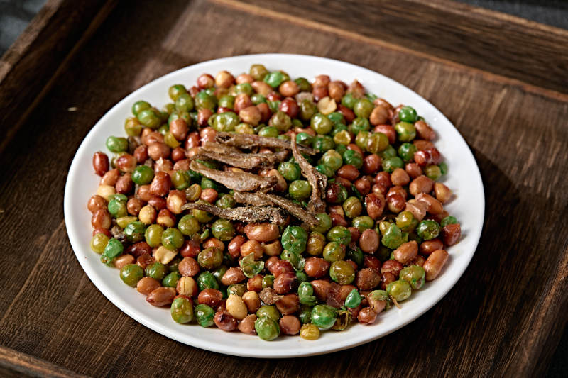 香酥撒盐油炸青豆花生小鱼干