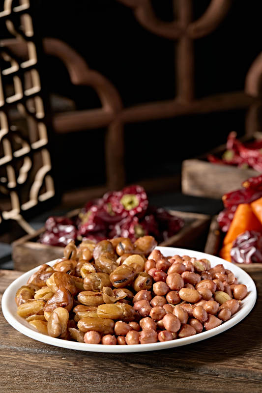 油炸花生米拼炸兰花豆