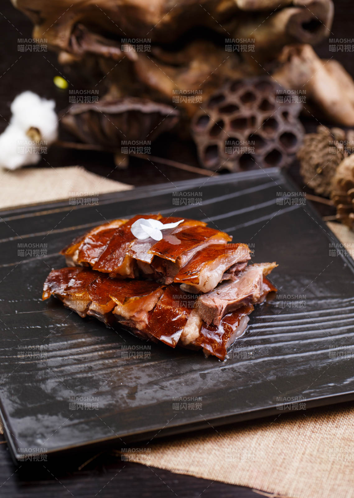 广式蜜汁叉烧鹅