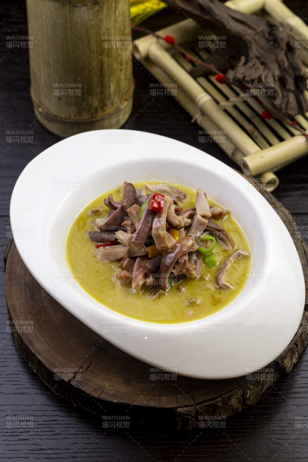 椒麻奶汤炖猪肚丝