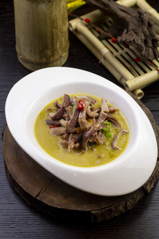 椒麻奶汤炖猪肚丝