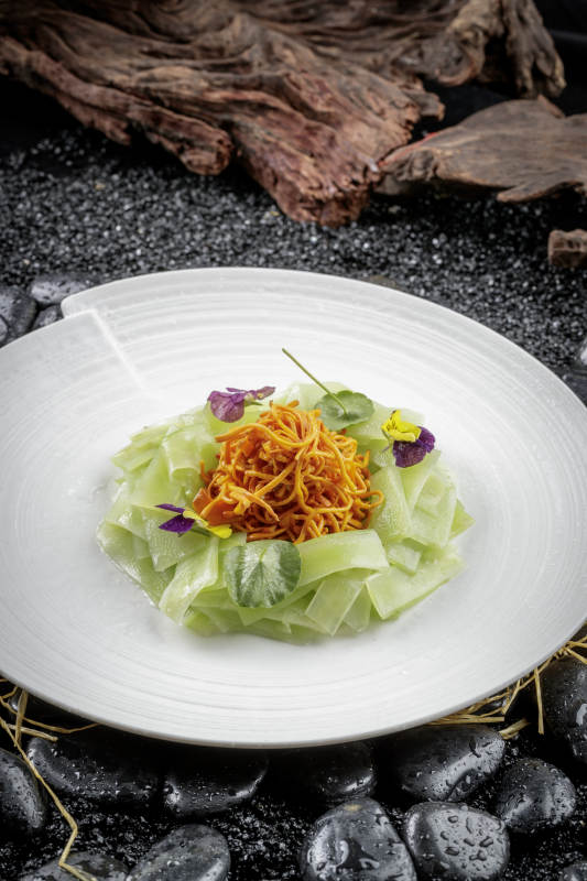 虫草花拌莴笋-摄影图