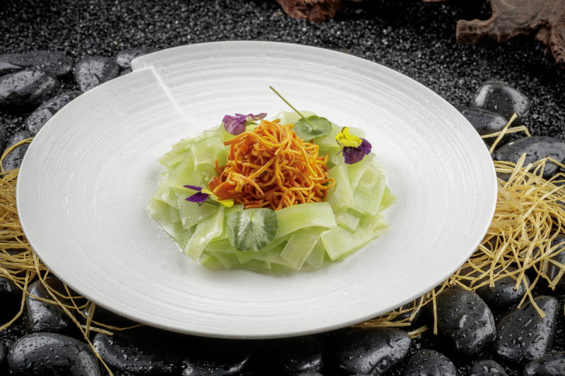 虫草花拌莴笋-摄影图