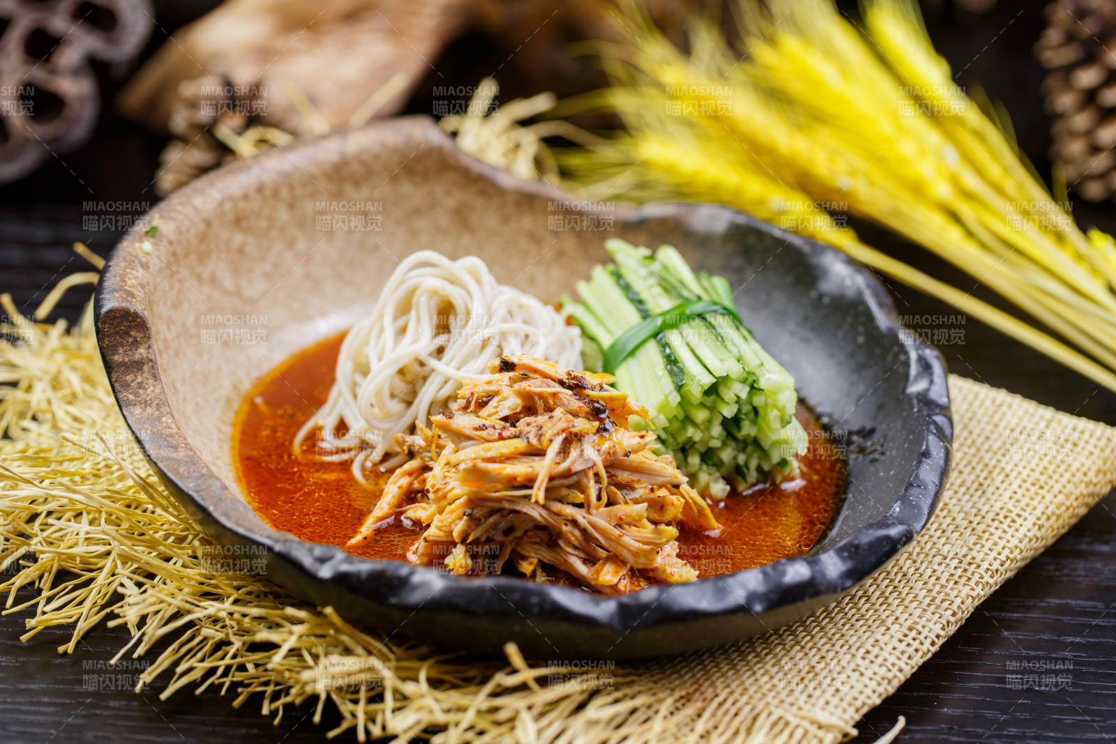 香辣鸡丝荞麦面