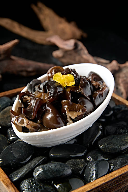 火锅食材一盘新鲜黑木耳