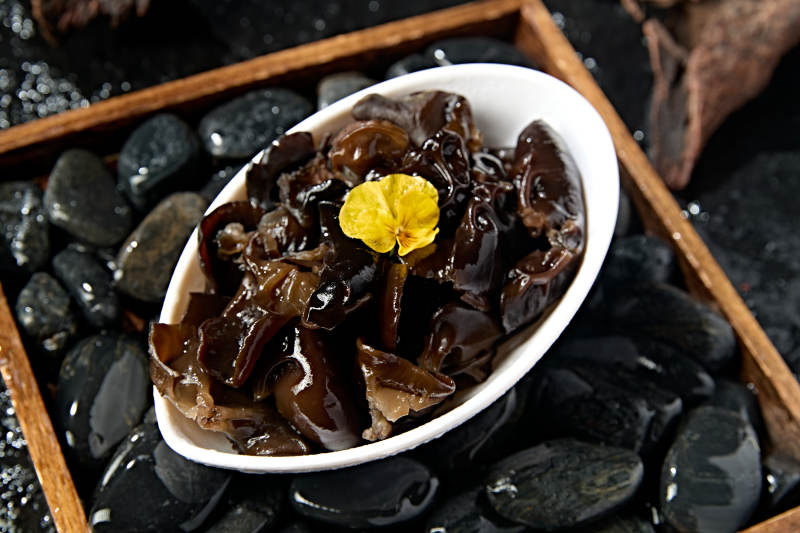 火锅食材一盘新鲜黑木耳