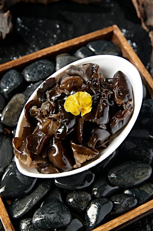 火锅食材一盘新鲜黑木耳