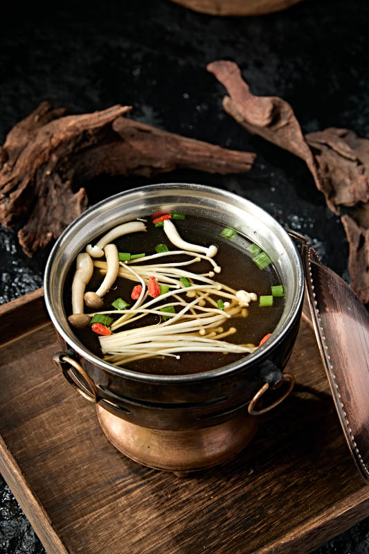 迷你小火锅山珍菌汤锅底