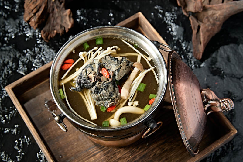 迷你小火锅乌鸡肉山珍菌汤锅底