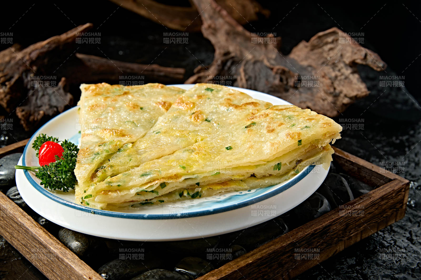 美味的手工葱花鸡蛋烙大饼