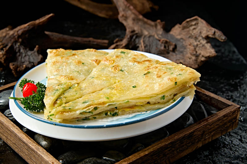 美味的手工葱花鸡蛋烙大饼