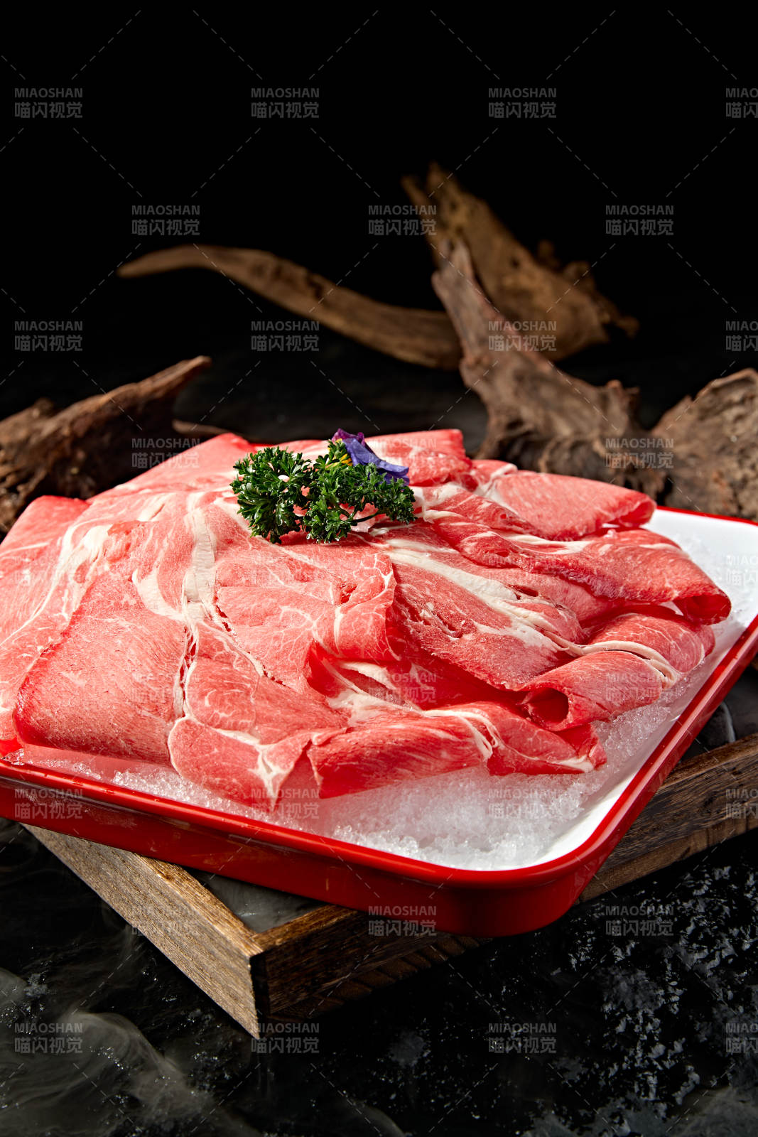 火锅涮品和牛肉卷切片
