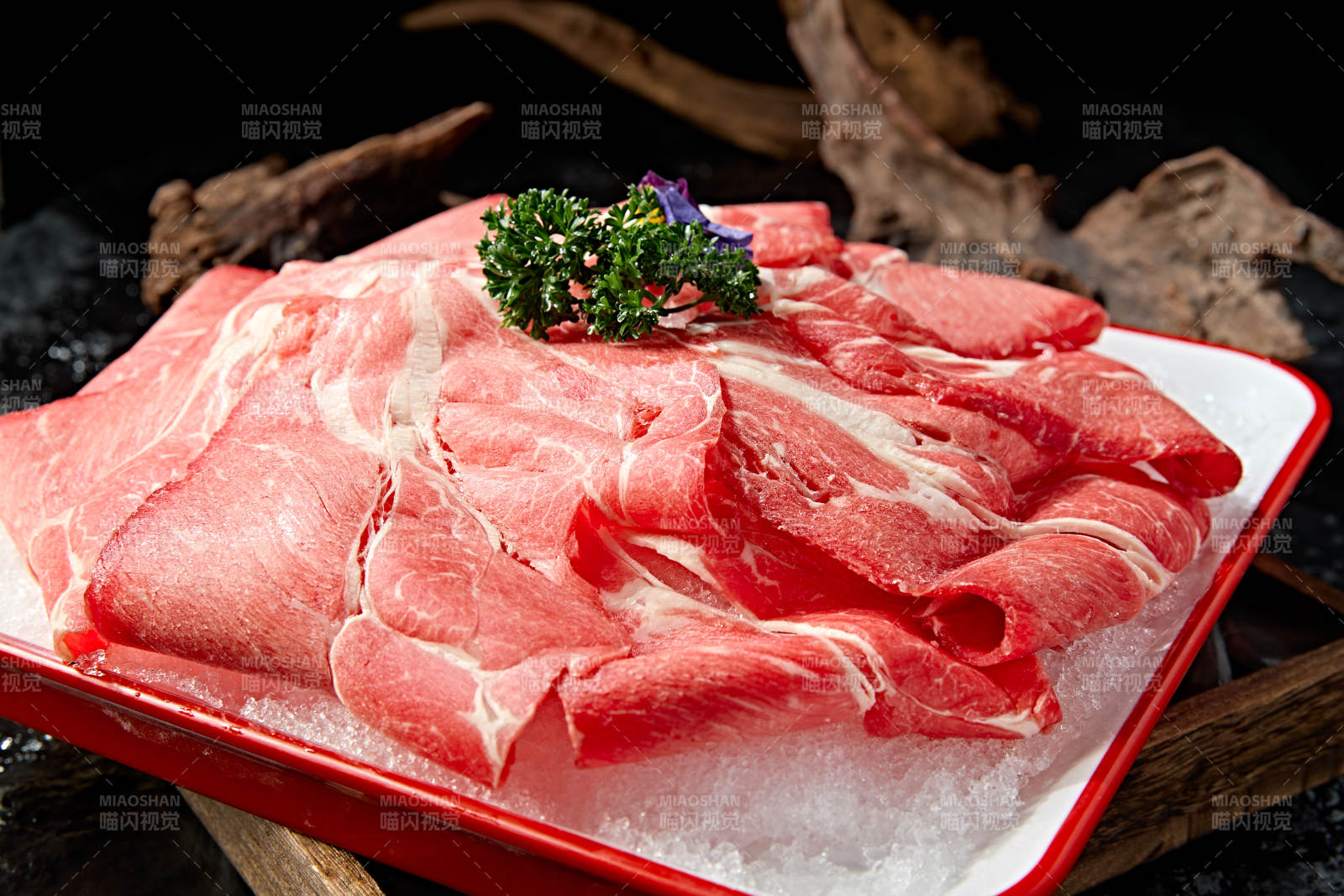 火锅涮品和牛肉卷切片