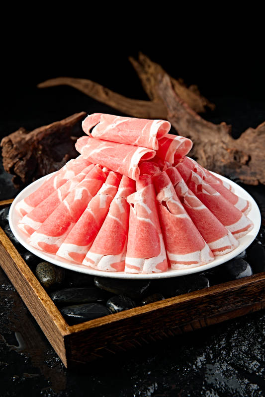 内蒙草原羔羊肉卷切片