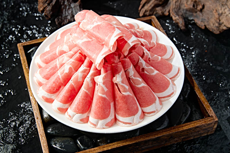 内蒙草原羔羊肉卷切片