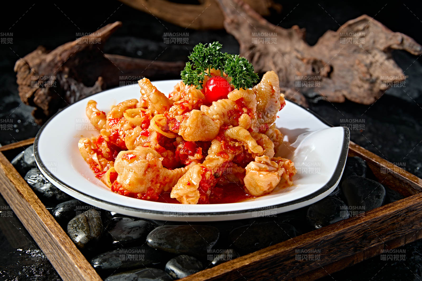 精美凉菜柠檬酸辣脱骨凤爪图片