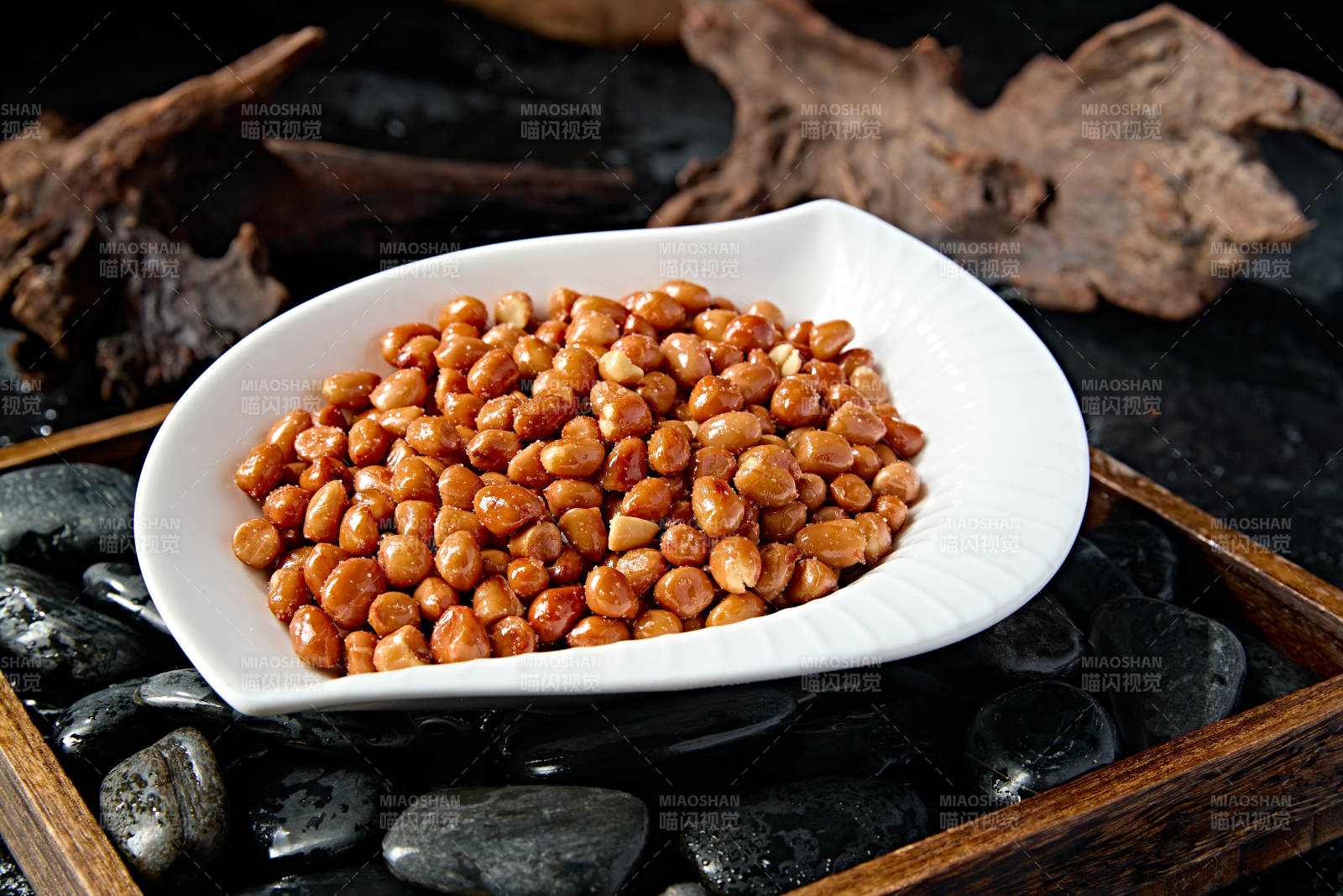 佐酒小吃油炸花生米