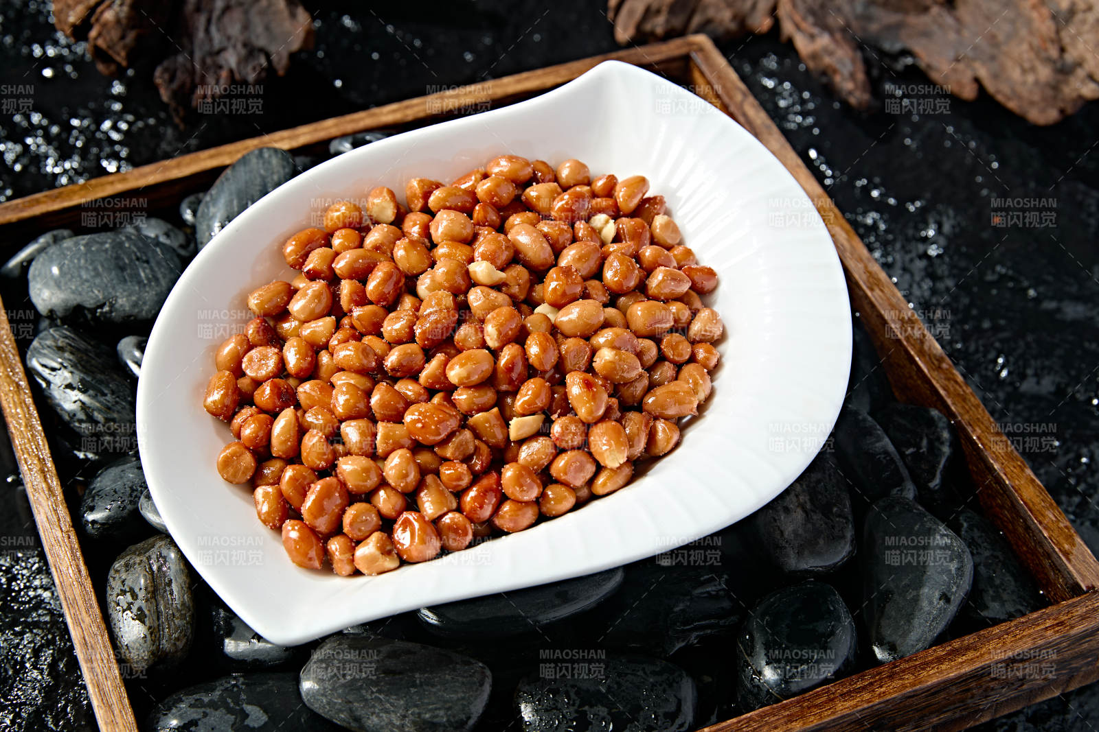 佐酒小吃油炸花生米