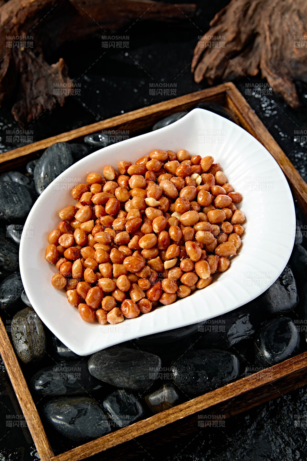 佐酒小吃油炸花生米