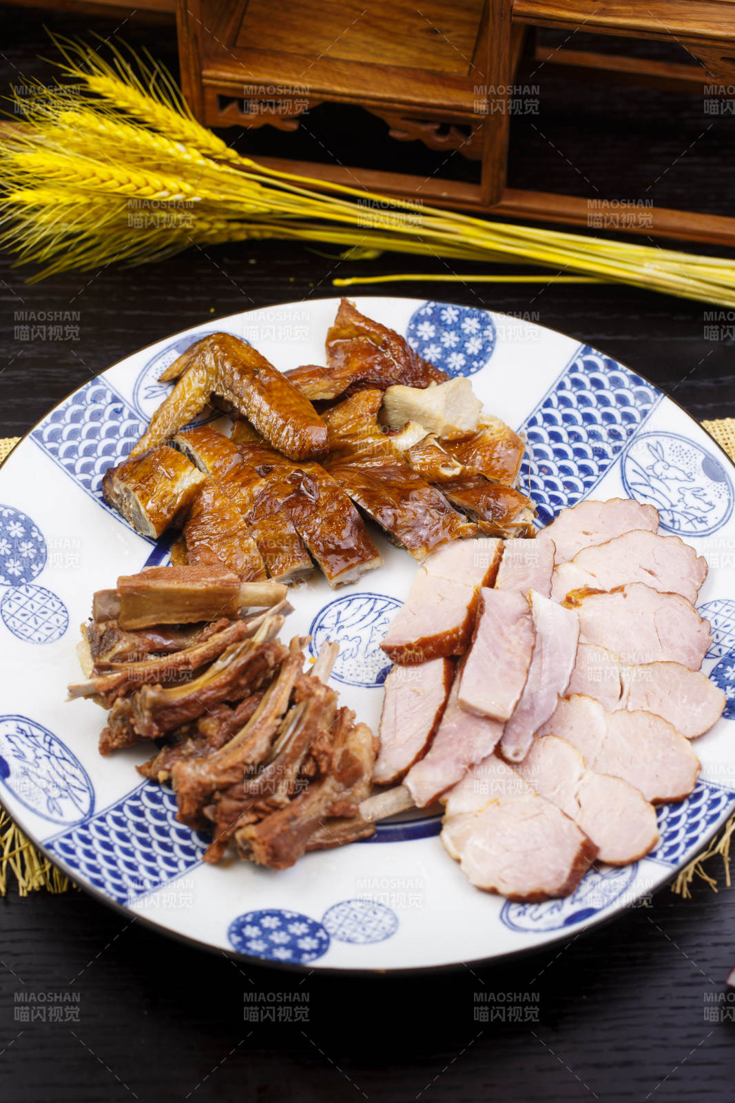 鸭翅鸭胗鸭胸拼