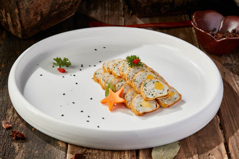 豆皮鱼泥卷切片