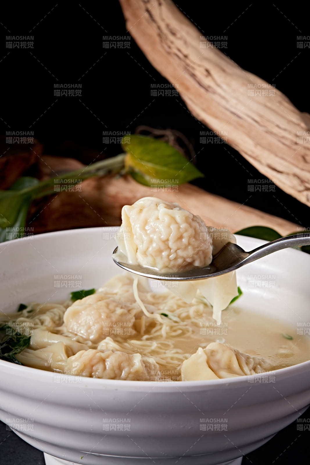 港式茶餐馄饨面
