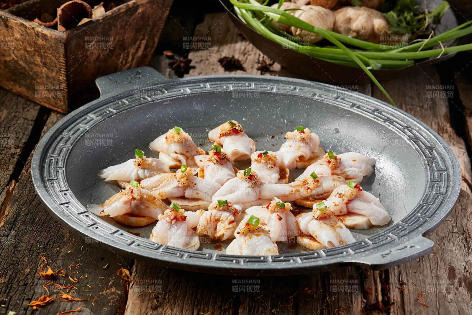 蒜香杏鲍菇香煎野生草鱼片