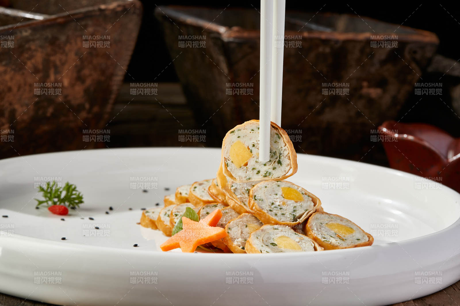 豆皮鱼泥卷切片