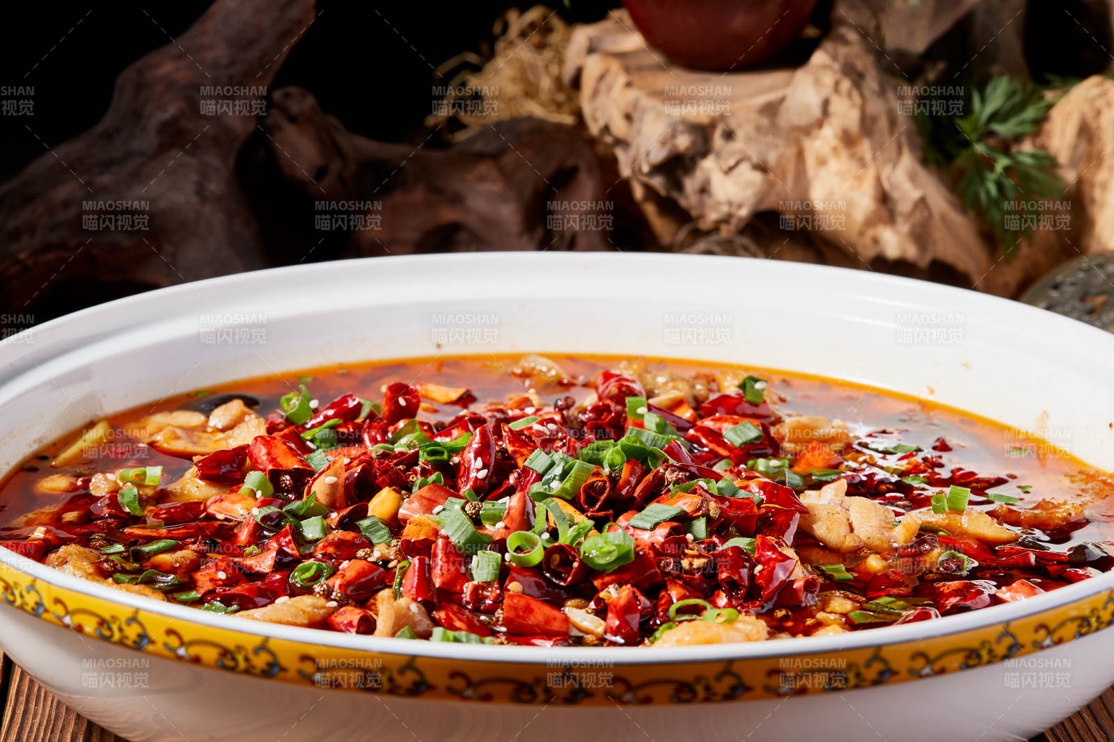 香辣水煮牛蛙草魚片