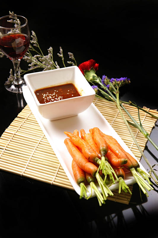 落地生根蘸酱小胡萝卜