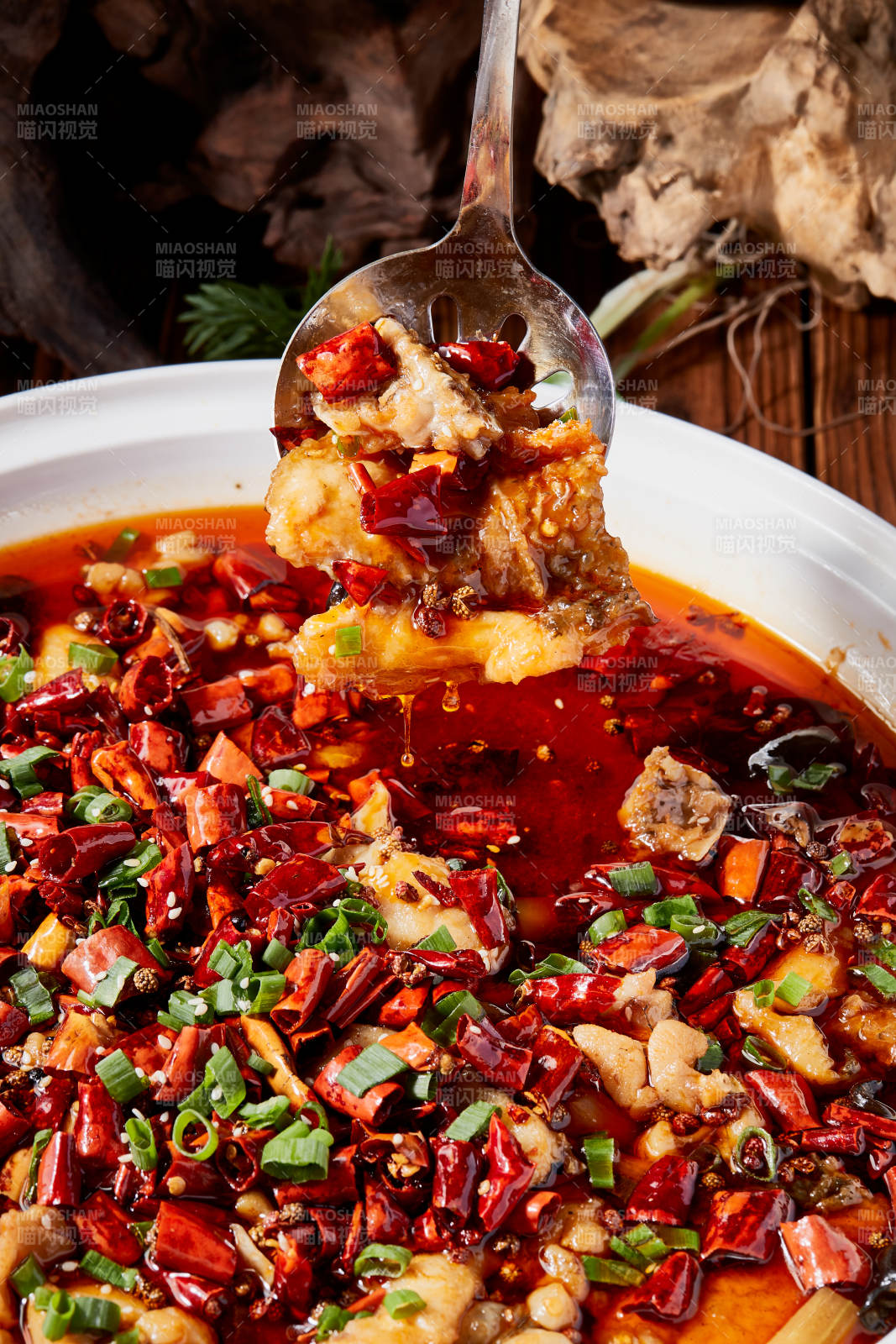 香辣水煮牛蛙草魚片