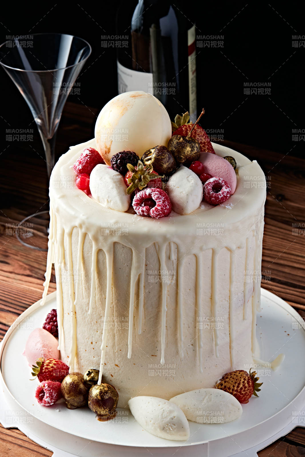 鲜果法式高级奶油慕斯生日婚礼蛋糕-摄影图