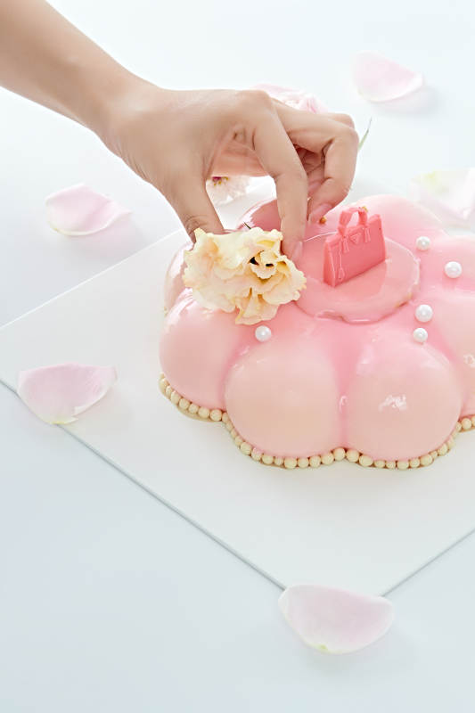 玫瑰初吻蓝莓夹心鲜奶蛋糕