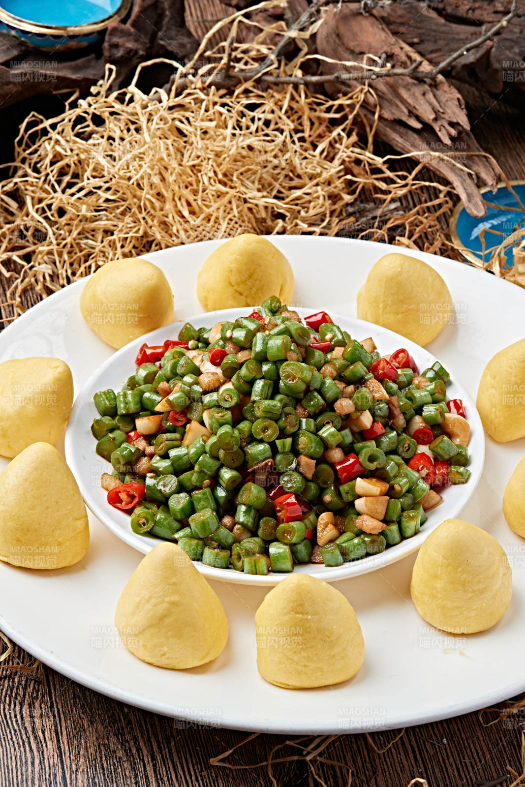 肉粒蒜香豆角小窩頭