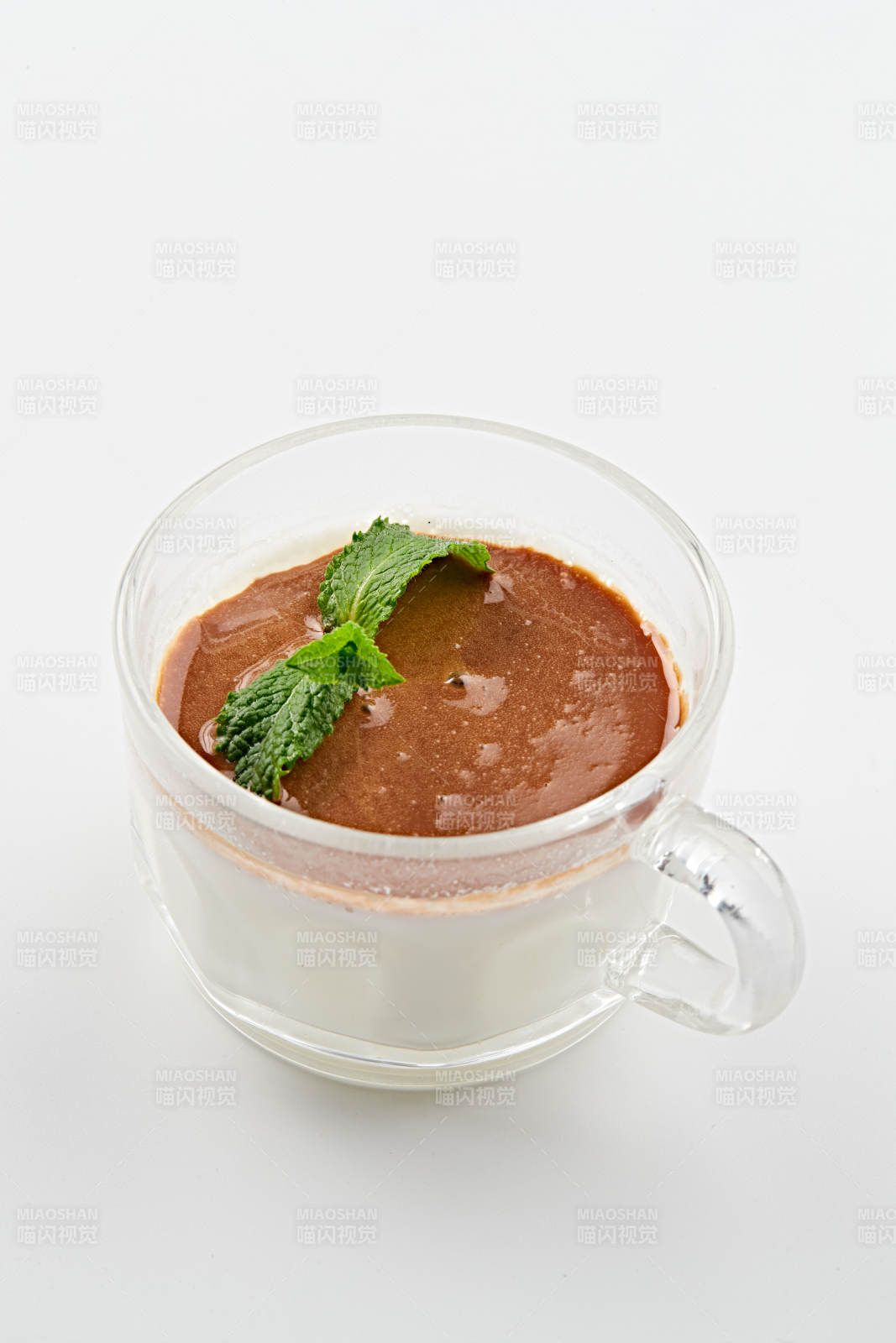 自制美味草原风味的多口味纯醸老酸奶-摄影图