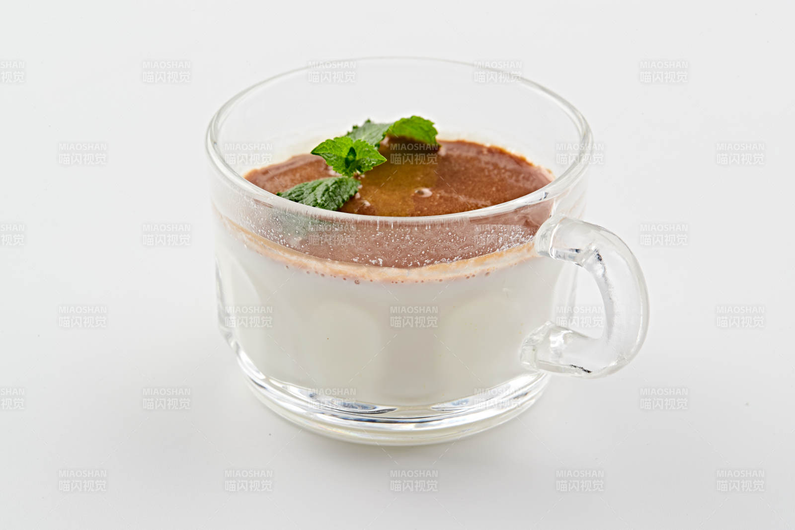 自制美味草原风味的多口味纯醸老酸奶-摄影图